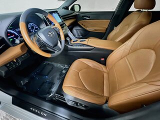 2021 Toyota Avalon Limited — photo 12