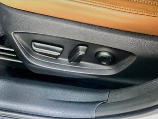 2021 Toyota Avalon Limited — photo 13