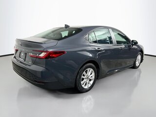2025 Toyota Camry LE — photo 3