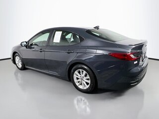 2025 Toyota Camry LE — photo 5