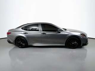 2025 Toyota Camry SE — photo 2