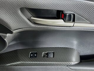 2025 Toyota Camry SE — photo 29