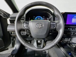 2025 Toyota Camry SE — photo 15
