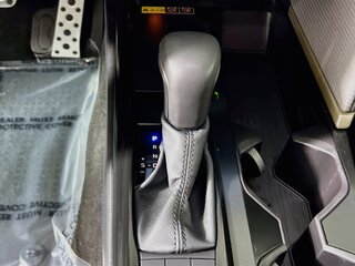 2026 Toyota Camry SE — photo 21