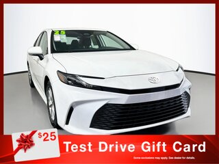 2025 Toyota Camry LE — photo 1