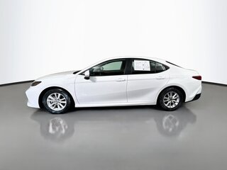 2025 Toyota Camry LE — photo 6