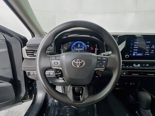 2025 Toyota Camry LE — photo 14