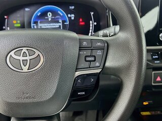 2025 Toyota Camry LE — photo 16