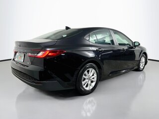 2025 Toyota Camry LE — photo 3