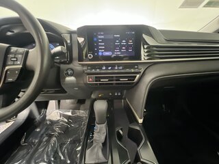 2025 Toyota Camry LE — photo 21