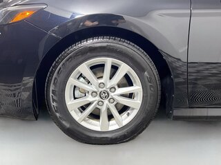 2025 Toyota Camry LE — photo 10