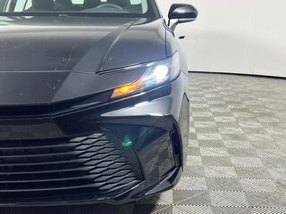 2025 Toyota Camry LE — photo 8