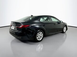 2025 Toyota Camry LE — photo 3