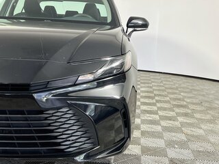 2025 Toyota Camry LE — photo 8