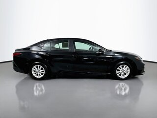 2025 Toyota Camry LE — photo 2