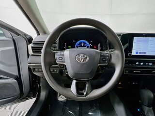 2025 Toyota Camry LE — photo 14