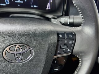 2025 Toyota Camry SE — photo 17