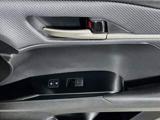 2025 Toyota Camry SE — photo 29
