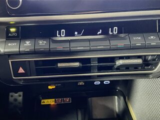 2025 Toyota Camry SE — photo 23