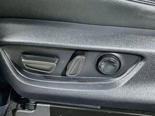 2025 Toyota Camry SE — photo 13
