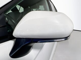 2025 Toyota Camry SE — photo 10