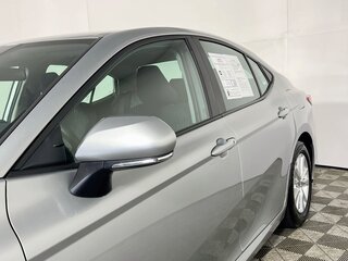 2025 Toyota Camry LE — photo 10