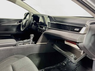 2025 Toyota Camry LE — photo 32
