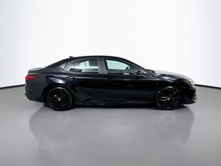 2025 Toyota Camry SE — photo 2