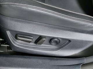 2025 Toyota Camry SE — photo 13