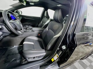 2025 Toyota Camry SE — photo 12