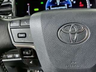 2025 Toyota Camry SE — photo 16