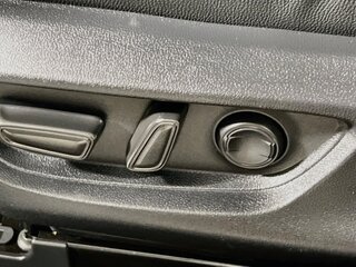 2025 Toyota Camry SE — photo 13