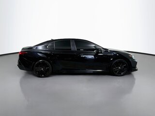2025 Toyota Camry SE — photo 2