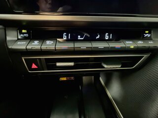 2025 Toyota Camry SE — photo 23