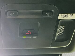 2025 Toyota Camry SE — photo 19
