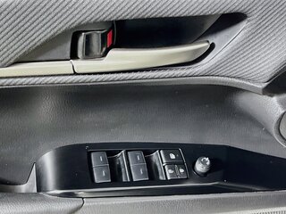 2025 Toyota Camry SE — photo 14
