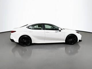 2025 Toyota Camry SE — photo 2