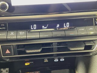 2025 Toyota Camry SE — photo 23