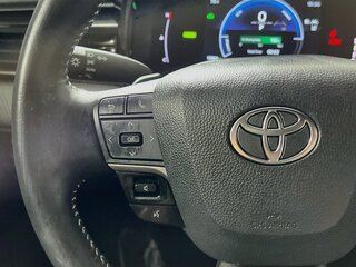 2025 Toyota Camry SE — photo 16