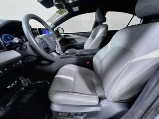 2025 Toyota Camry SE — photo 12
