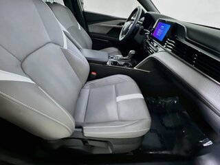 2025 Toyota Camry SE — photo 28