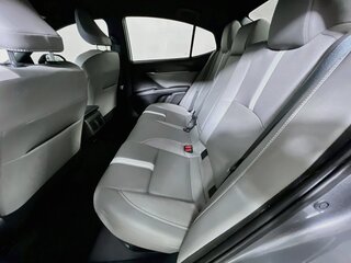 2025 Toyota Camry SE — photo 26