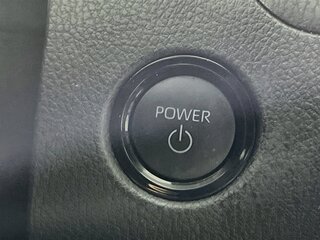 2025 Toyota Camry SE — photo 20