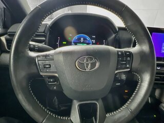 2025 Toyota Camry SE — photo 15
