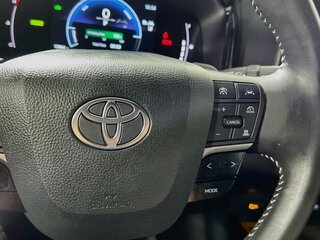 2025 Toyota Camry SE — photo 17