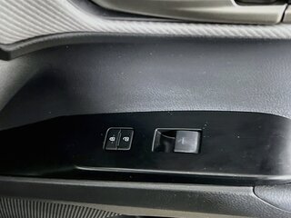 2025 Toyota Camry SE — photo 29