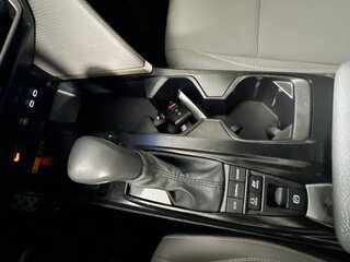 2025 Toyota Camry SE — photo 22