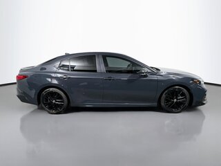 2025 Toyota Camry SE — photo 2