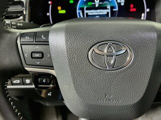 2025 Toyota Camry SE — photo 16