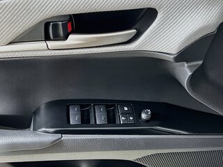 2025 Toyota Camry SE — photo 14